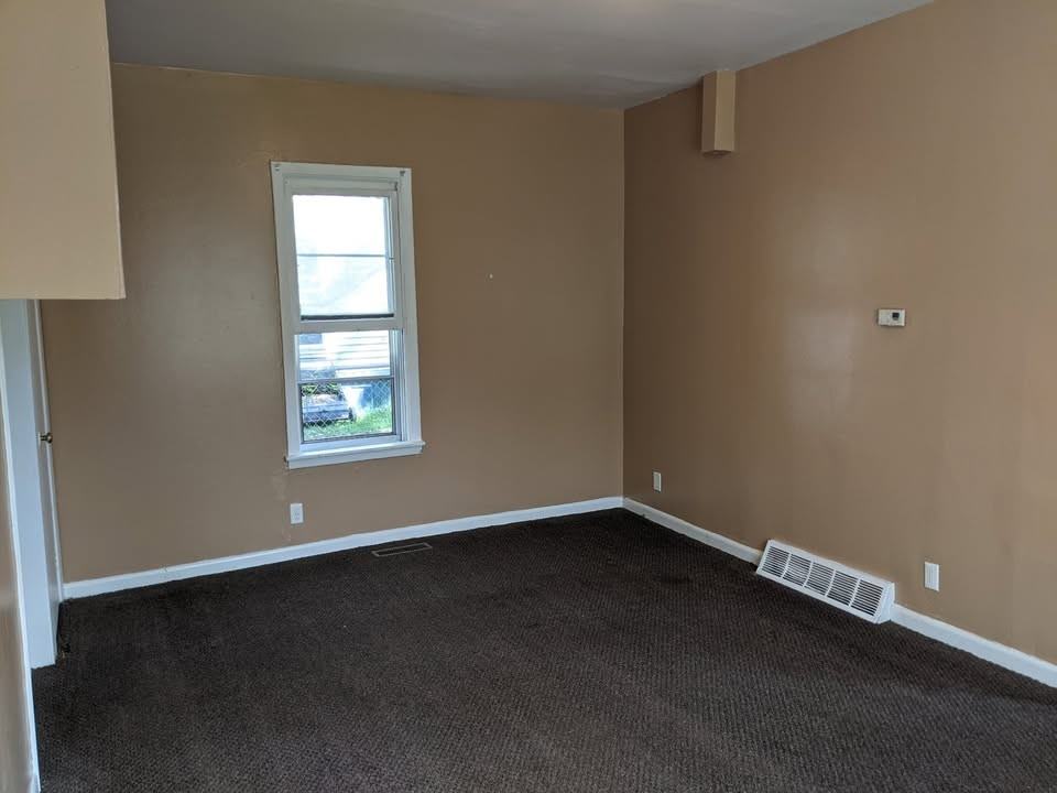 512 1st Avenue Northeast #1 - Photo 5 of 16