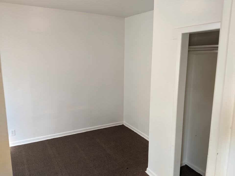 512 1st Avenue Northeast #1 - Photo 6 of 16