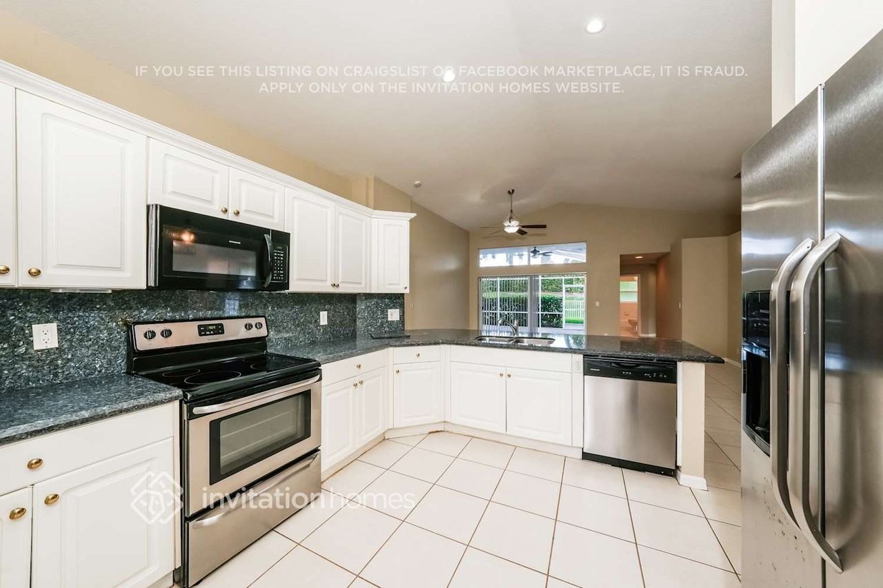 4066 Bahia Isle Circle - Photo 6 of 17