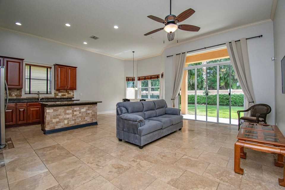 10265 Isle Wynd Court - Photo 7 of 8