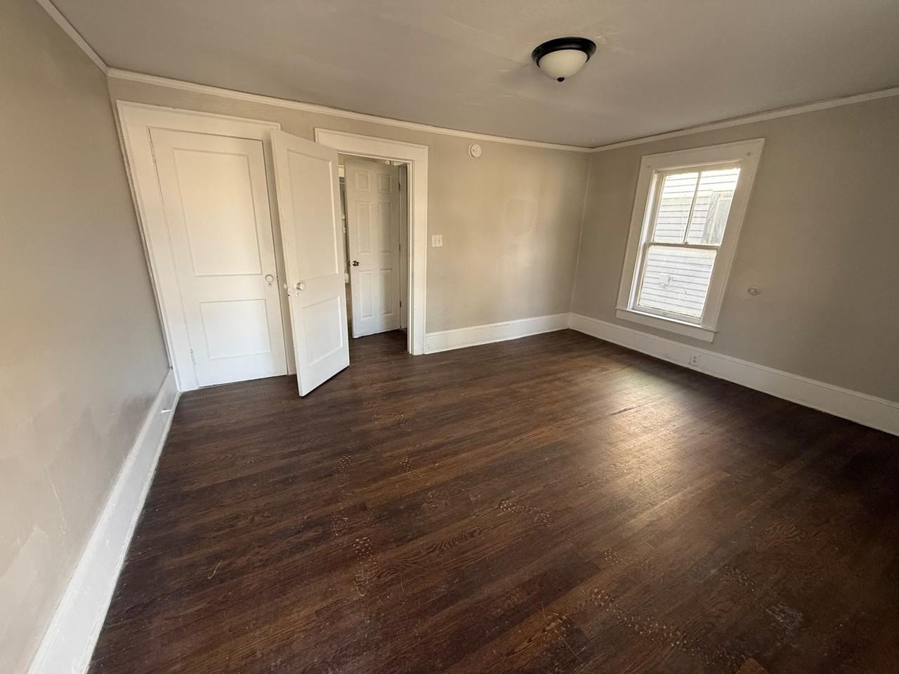 209 Oakwood St #2 - Photo 6 of 9