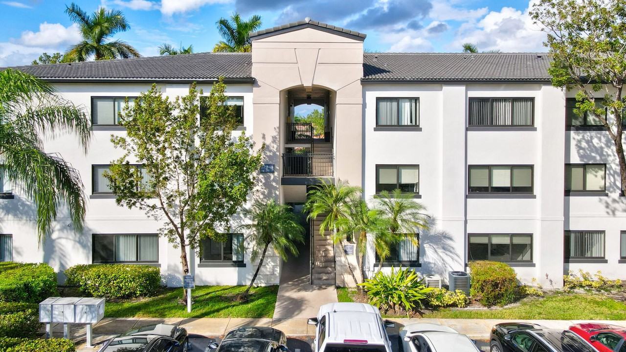 Marela Apartments - Photo 6 of 26