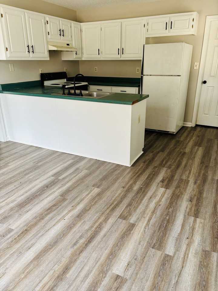 219 S Jefferson St #1 - Photo 3 of 9