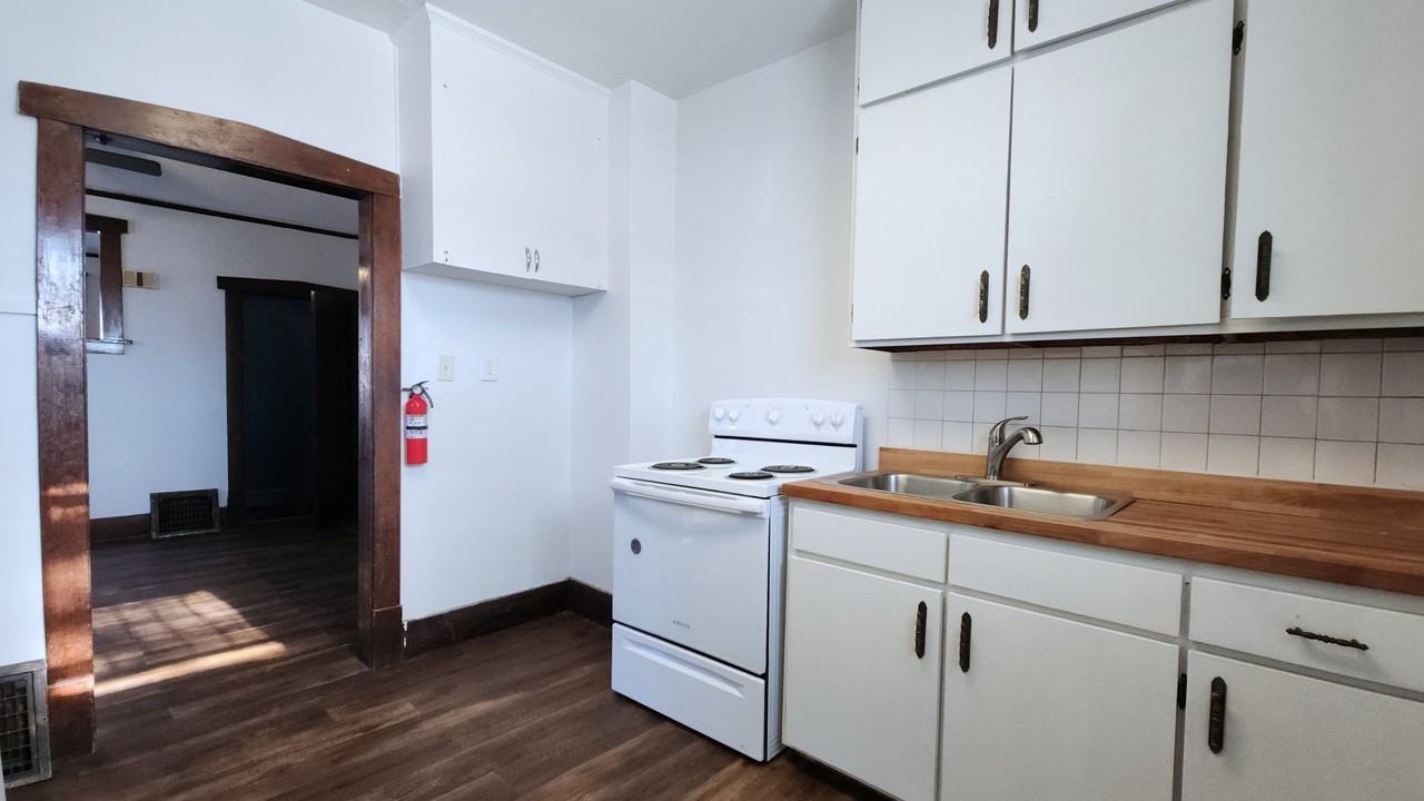 1316 3rd Avenue North #1 - Photo 7 of 19