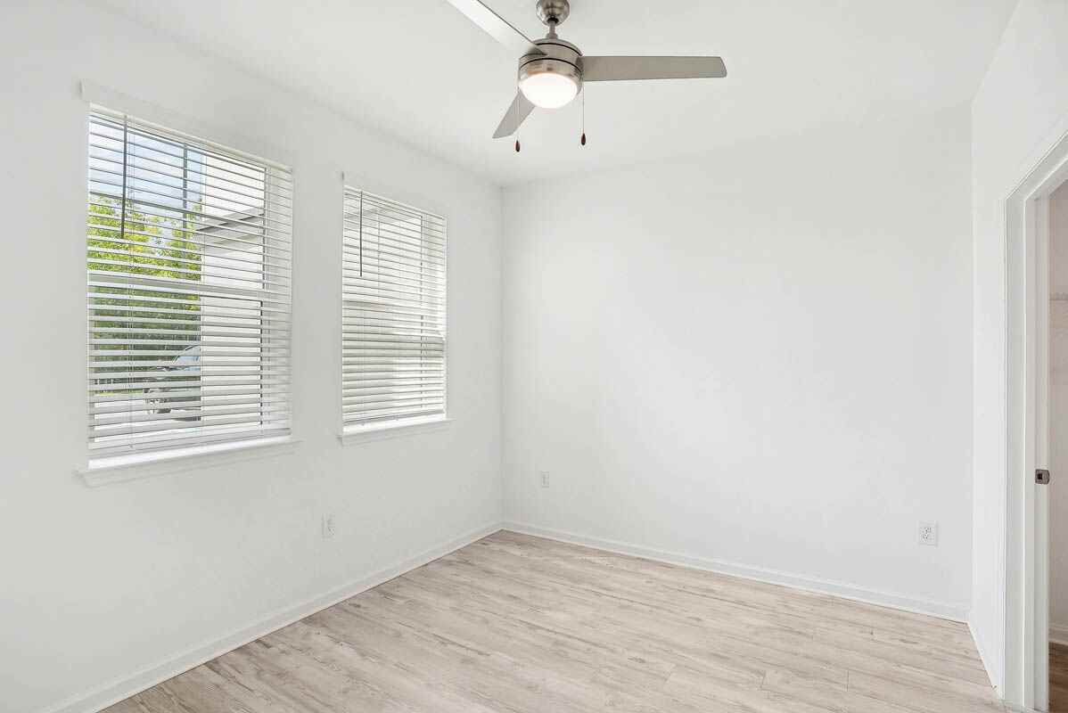 Ekos Santa Barbara - Photo 5 of 26