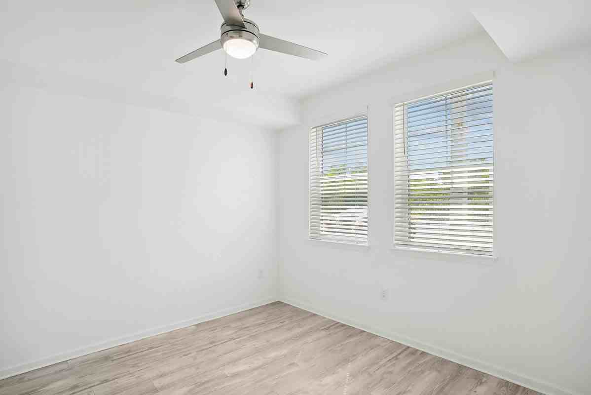 Ekos Santa Barbara - Photo 6 of 26