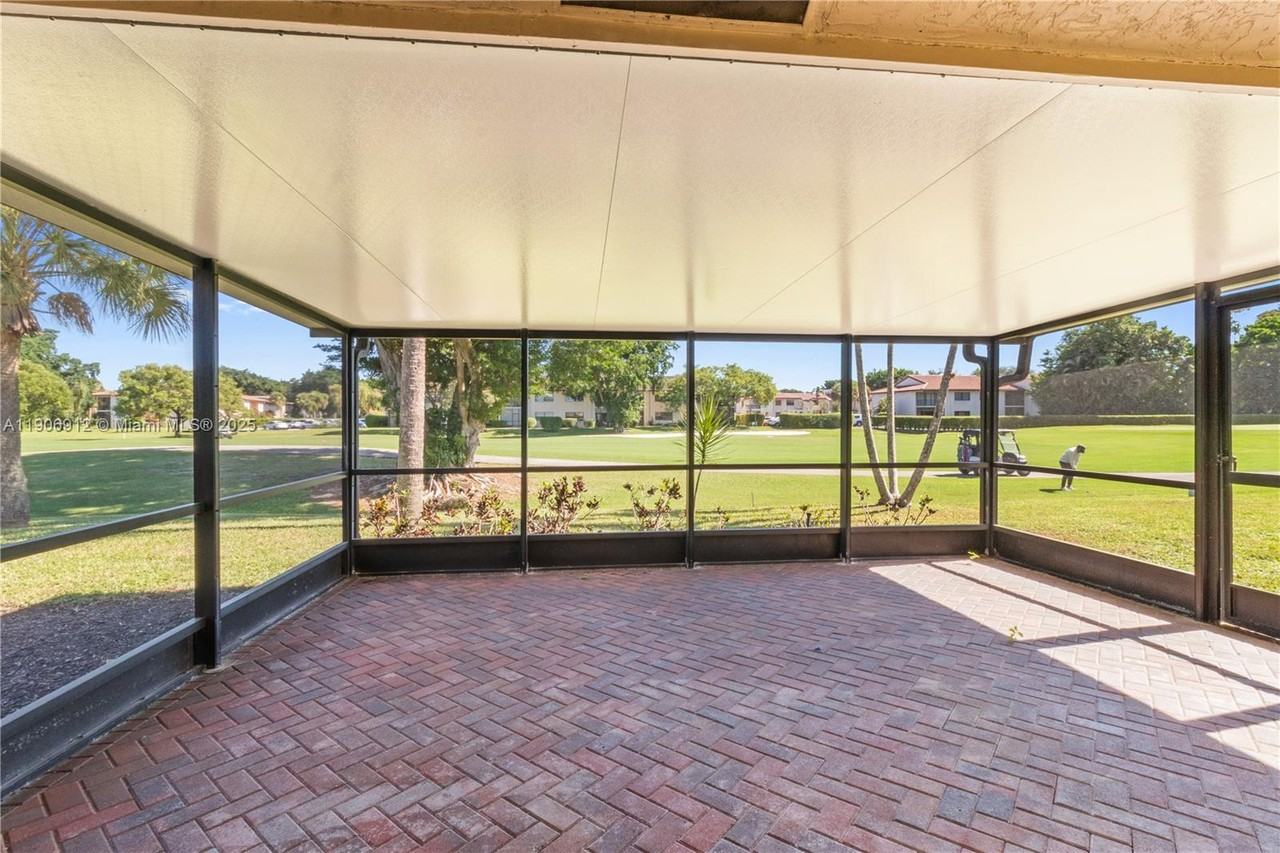 21344 Escondido Way South - Photo 3 of 7