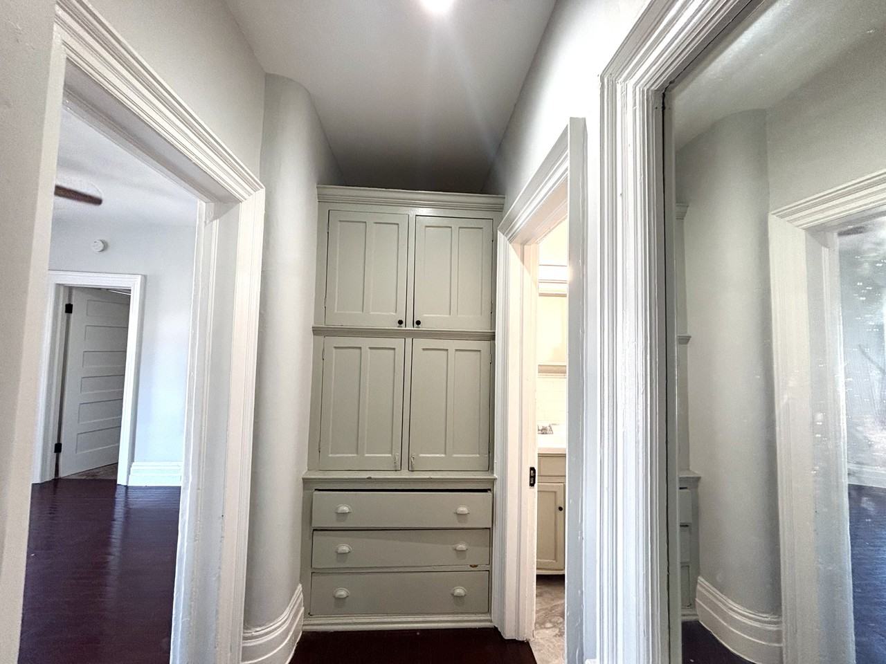 215 Allen Street - Photo 6 of 19