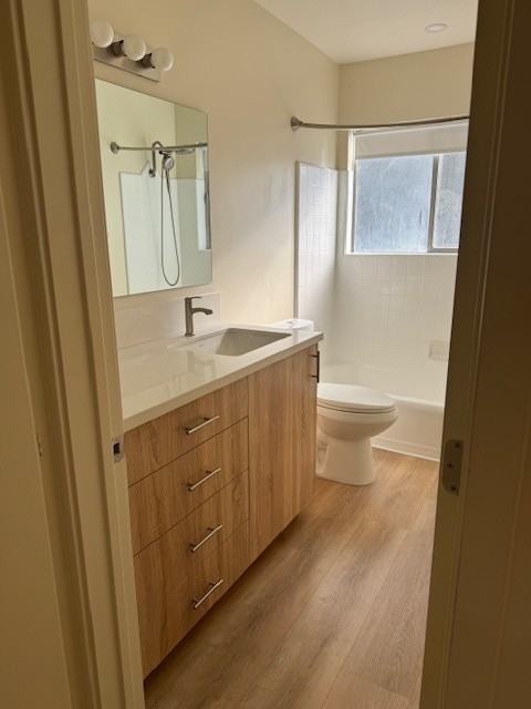 Hermosa Avenue 2767 - Photo 7 of 12