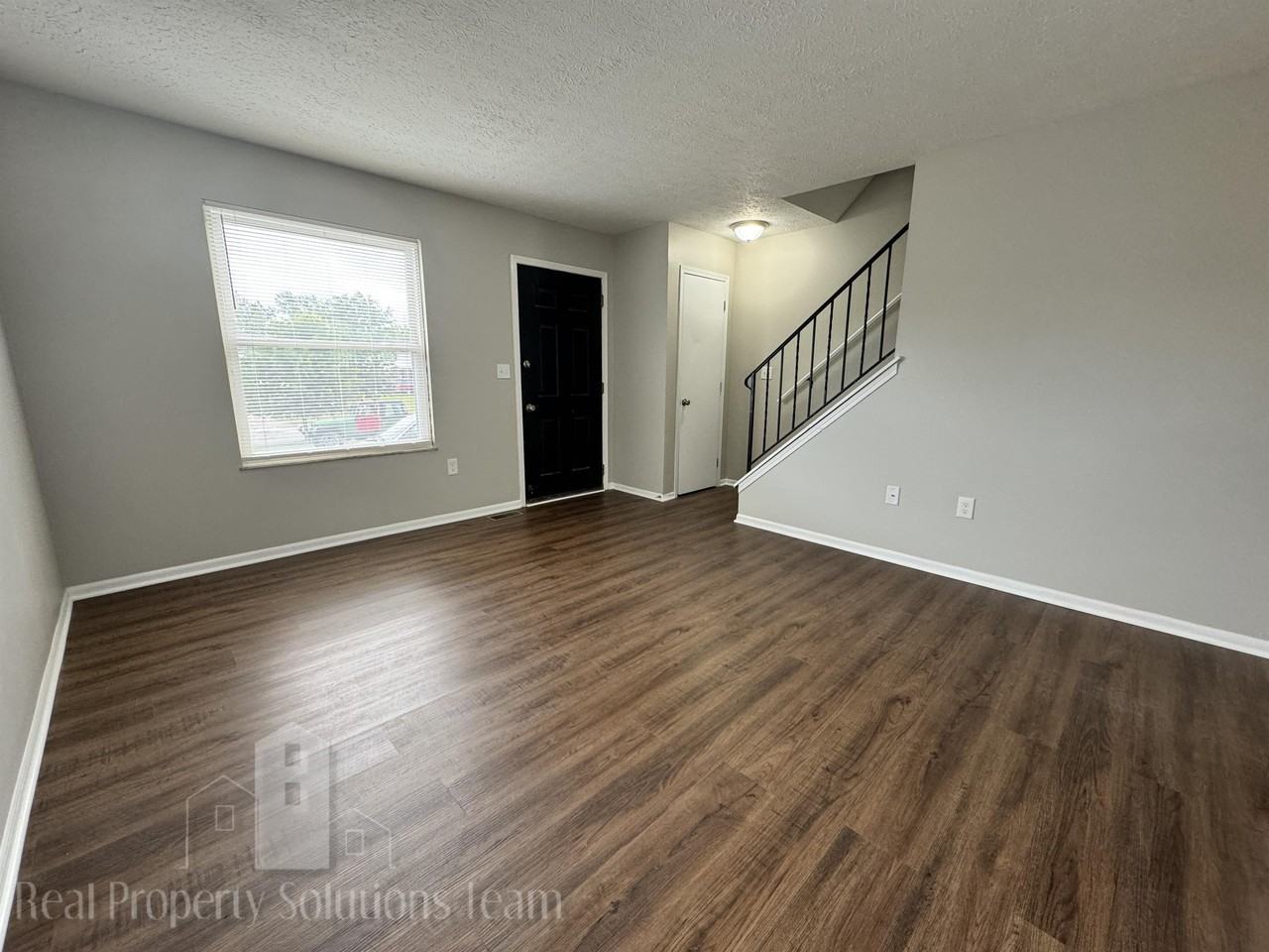 2724 Walden Bluff Court - Photo 2 of 10