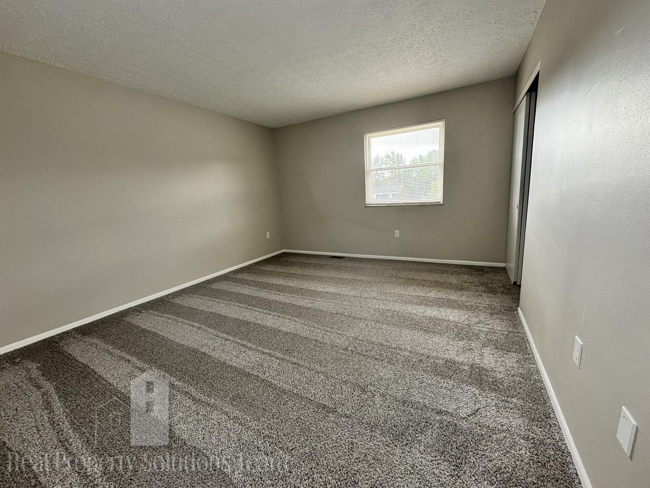 2724 Walden Bluff Court - Photo 6 of 10