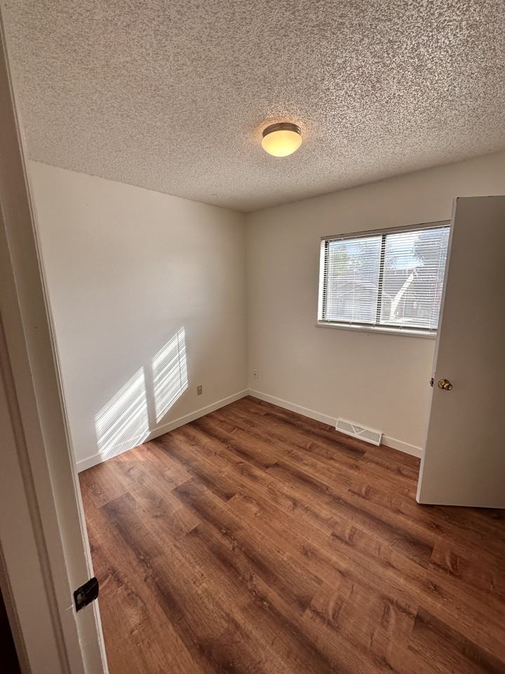 451 Davis Road - Photo 3 of 8