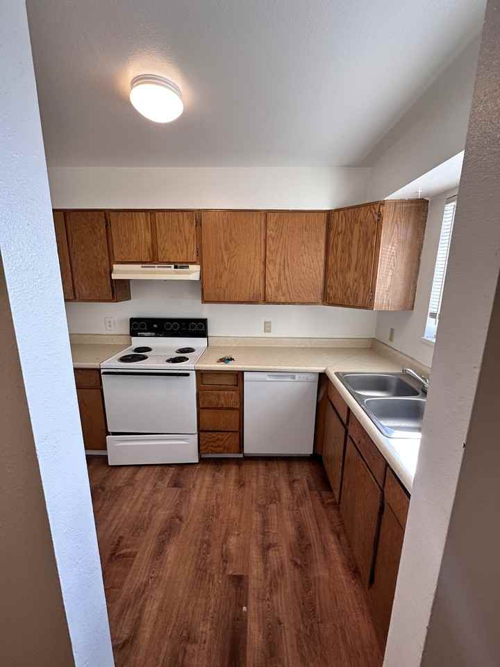 451 Davis Road - Photo 5 of 8