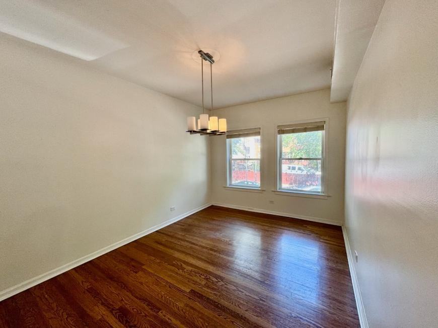 6042 North Kenmore Avenue - Photo 6 of 10