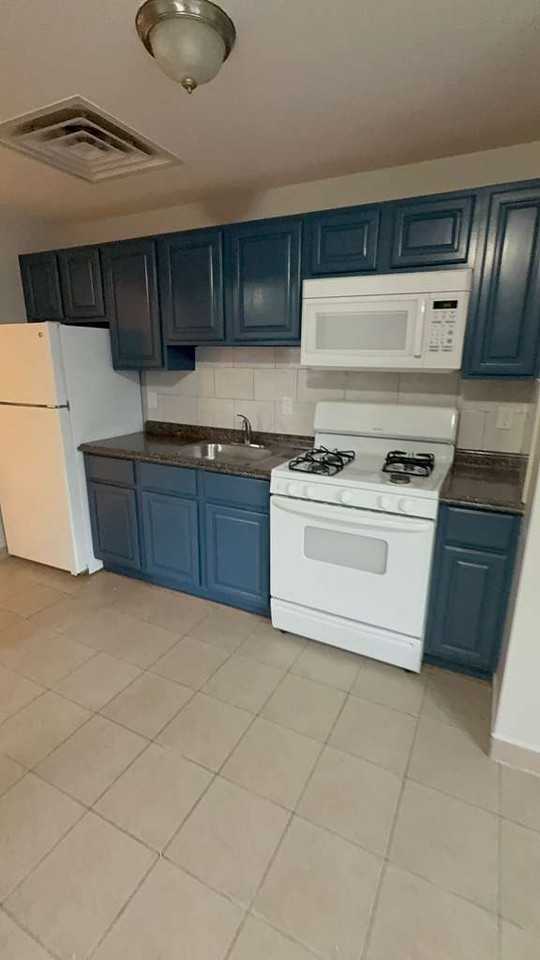 158 North 8th Street - Photo 5 of 40