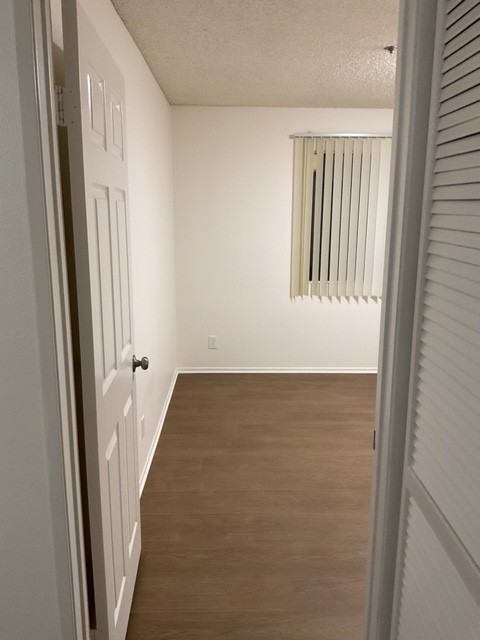 1586 Yosemite Dr. - Photo 4 of 16