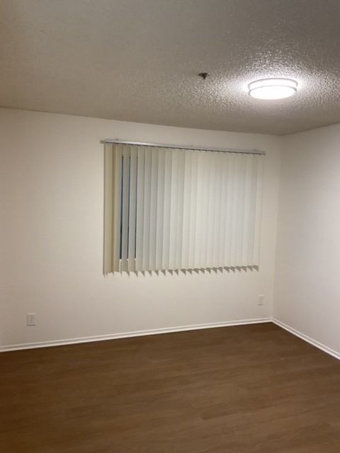 1586 Yosemite Dr. - Photo 5 of 16