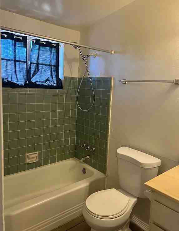 1128 // 3226 E Bellevue St - Photo 5 of 9