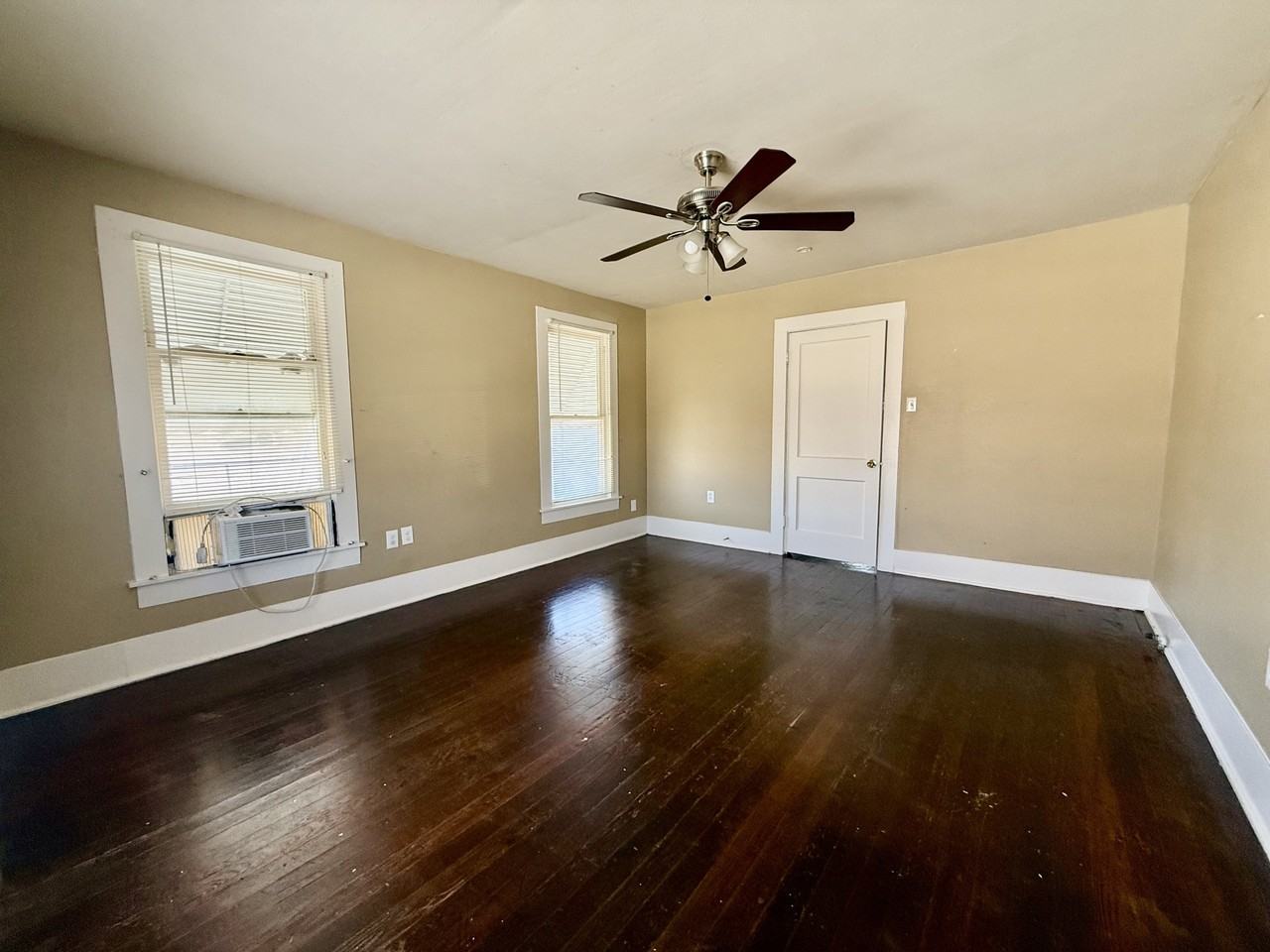 3100 Avenue G - Photo 7 of 12