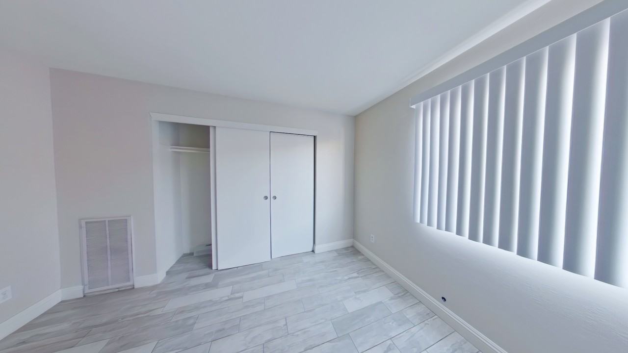 1640 Athol Avenue - Photo 2 of 20