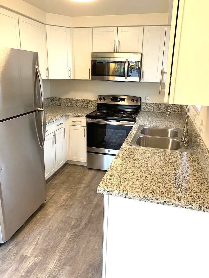 3107 L St #1 - Photo 2 of 7