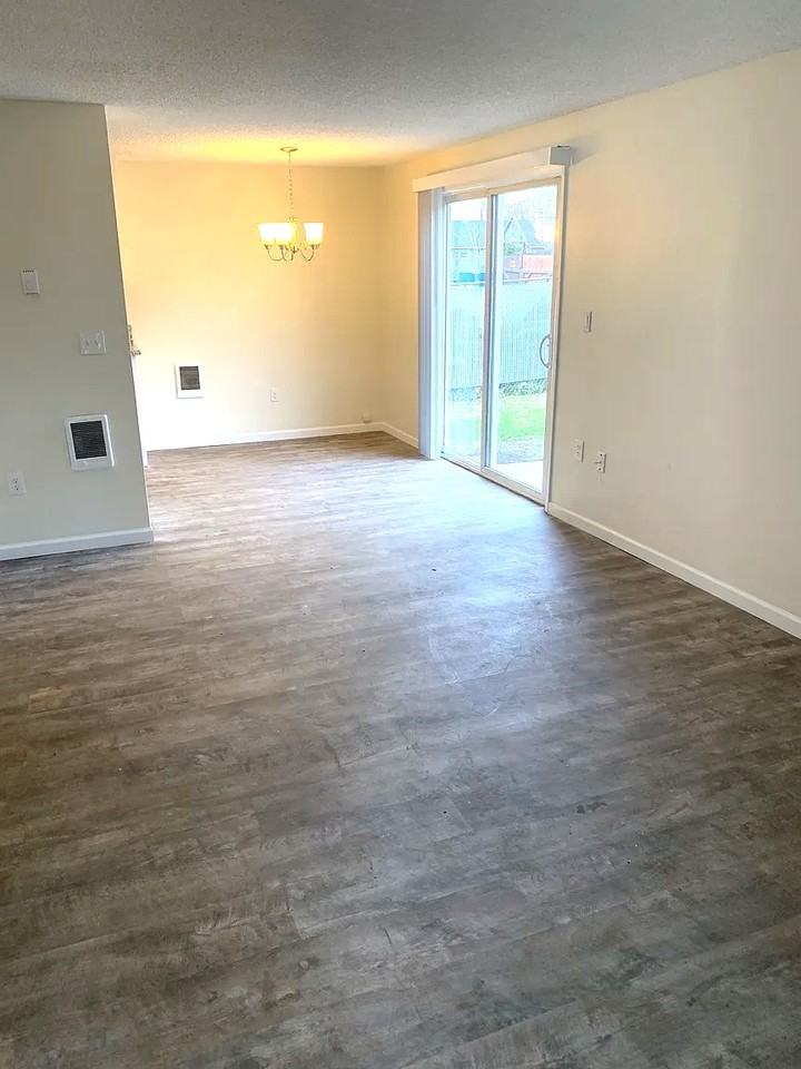 3107 L St #1 - Photo 3 of 7