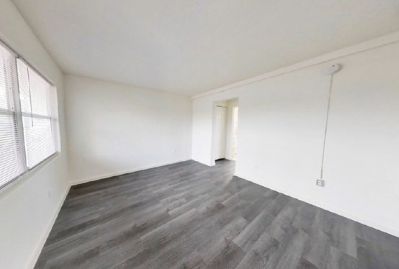 1335 Northwest 60th Street - Photo 5 of 7