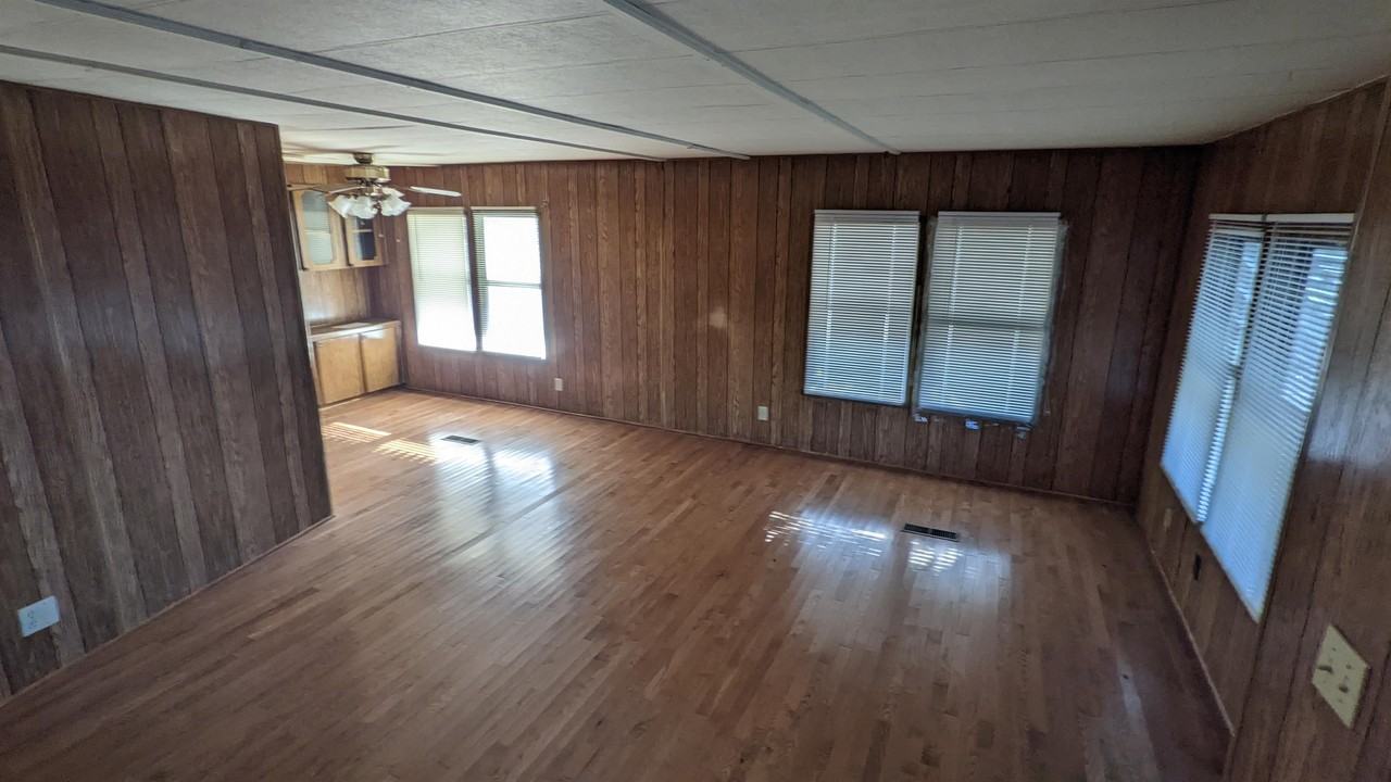 Bigg's Mobile Home & RV Park - Photo 5 of 35