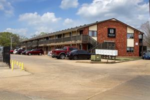 featured image of 3321 West Zoo Boulevard