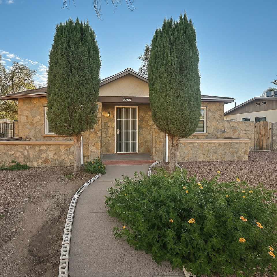 211 N Campbell St #1 - Photo 2 of 15