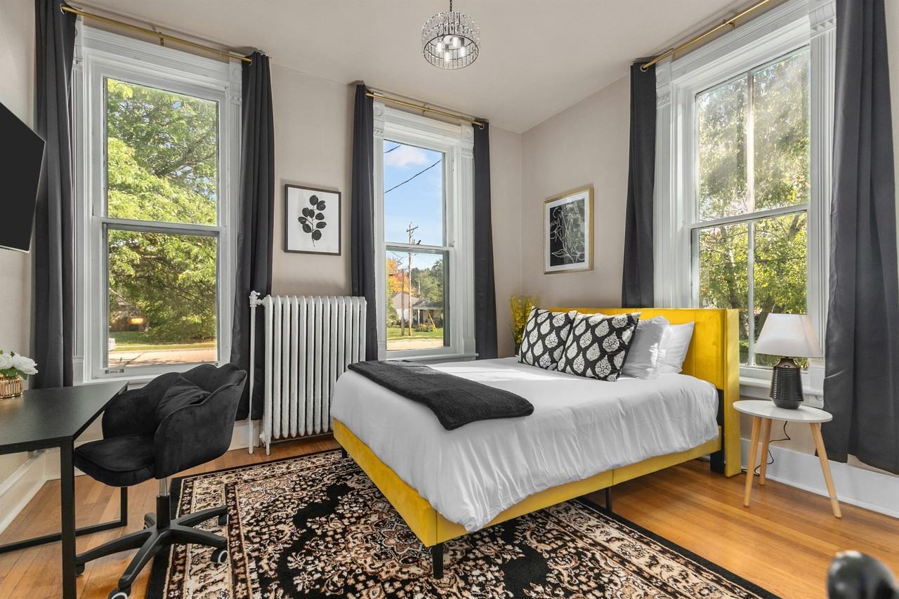 332 4th Street - Photo 5 of 50