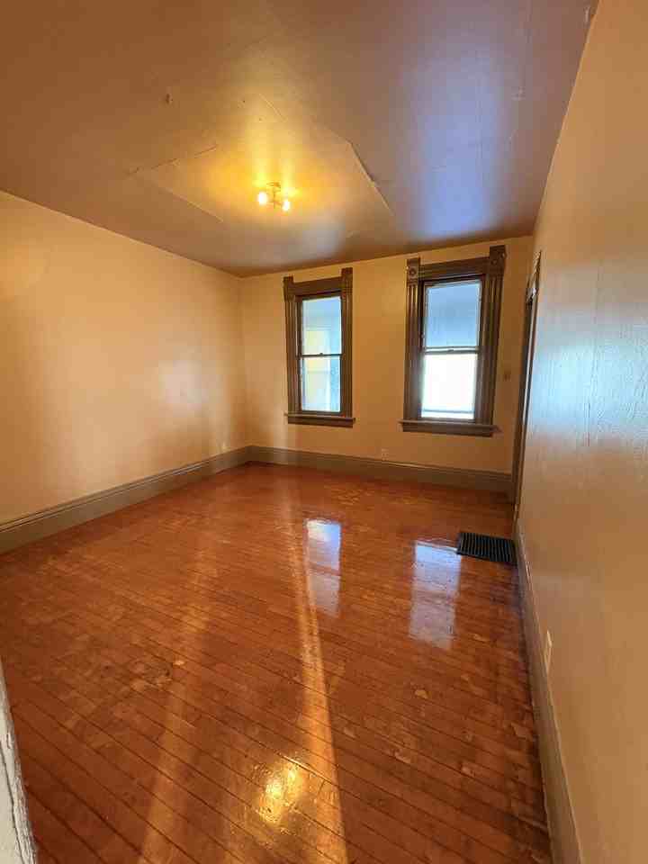 207 E Burleigh St #1 - Photo 7 of 9