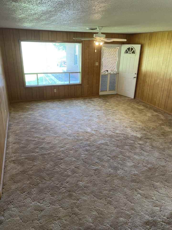 625 Country Club Rd #1 - Photo 3 of 26