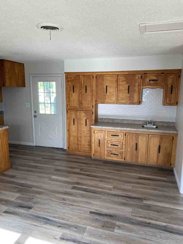 625 Country Club Rd #1 - Photo 6 of 26