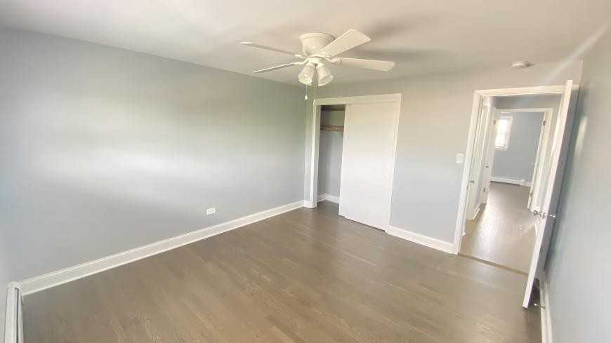 2807 North Mcvicker Avenue - Photo 2 of 10