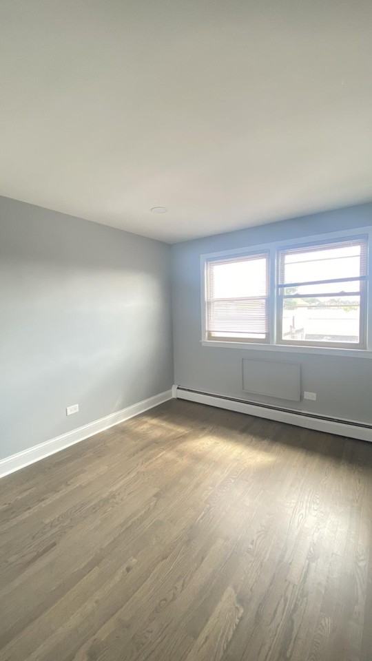 2807 North Mcvicker Avenue - Photo 4 of 10