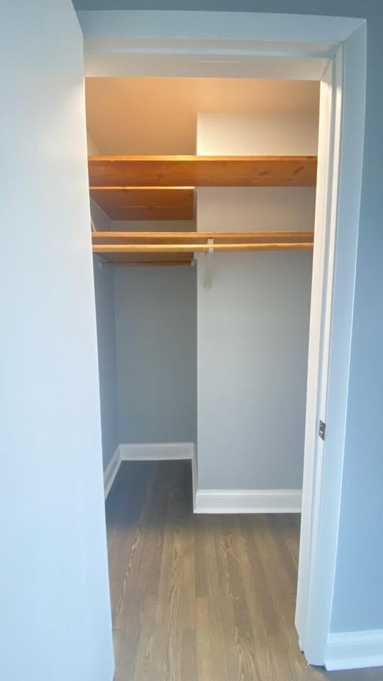 2807 North Mcvicker Avenue - Photo 7 of 10