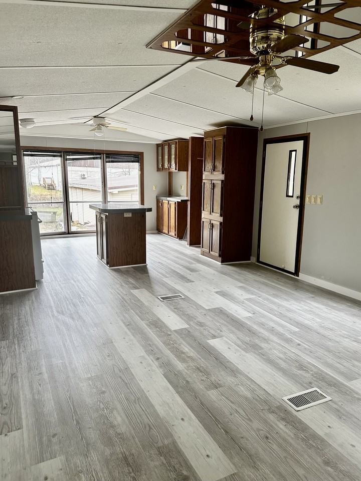 4617 US Highway 60 East #1 - Photo 5 of 10