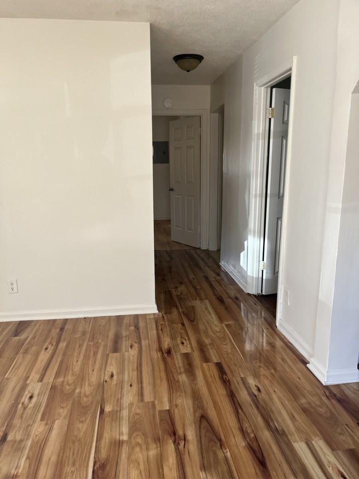 2204 Dallas St #1 - Photo 7 of 14