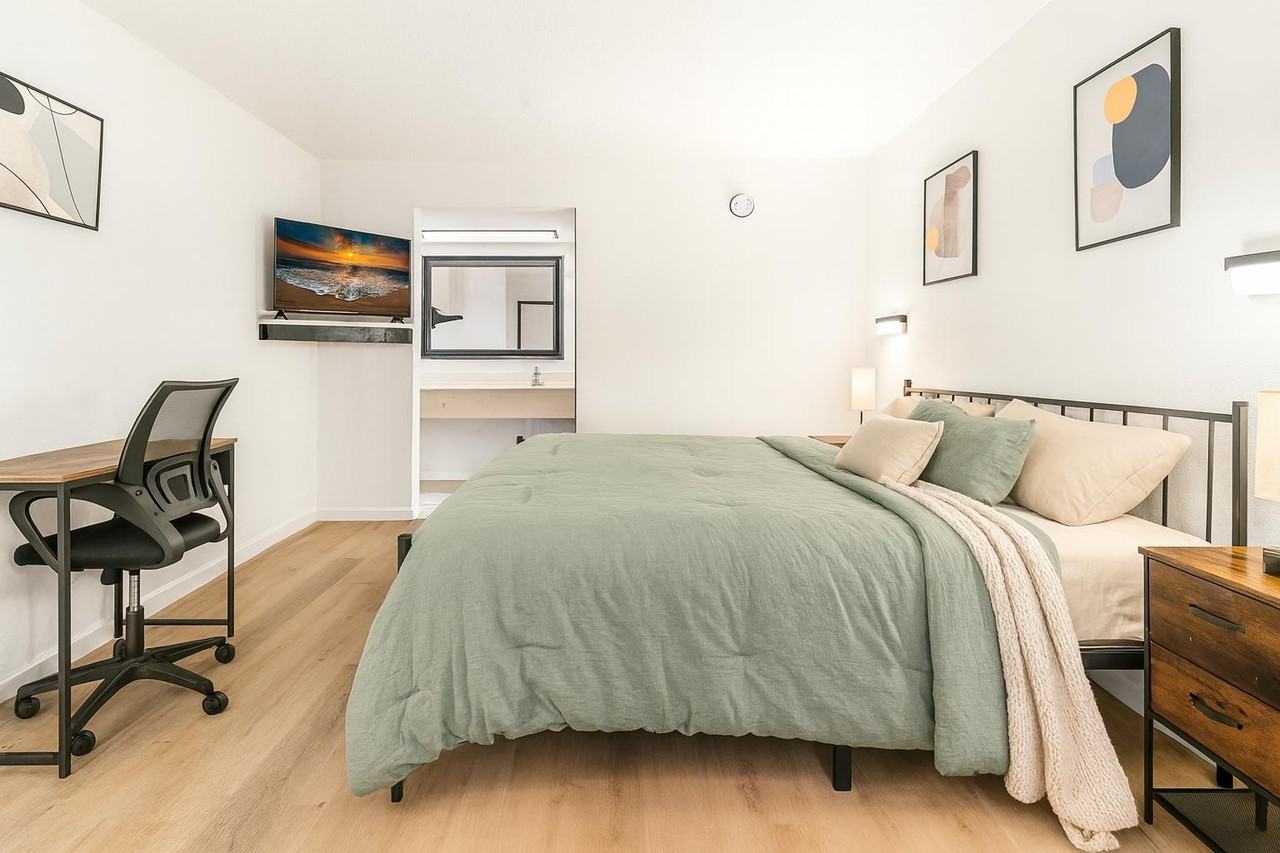 Bridge City Ave - Photo 4 of 7