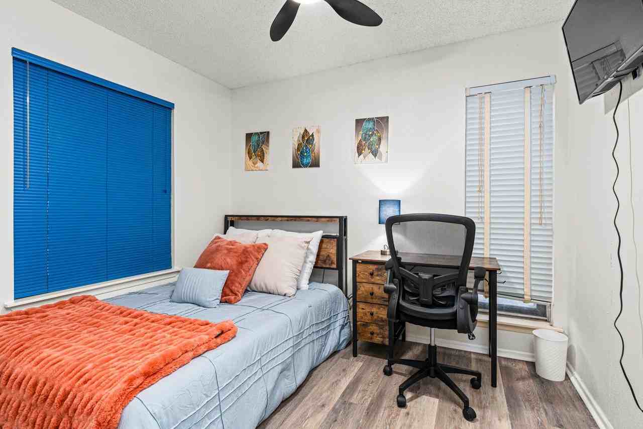 Leafy Hollow Ct - Photo 5 of 8