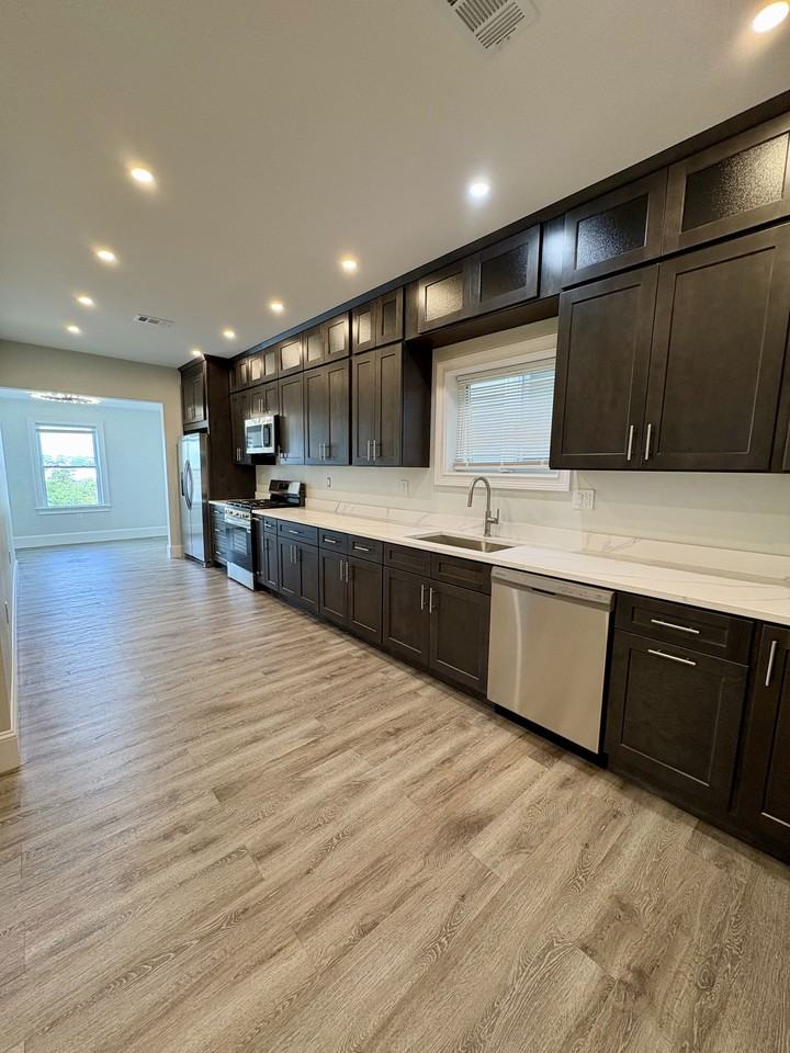 54 Falcon St - Photo 2 of 8