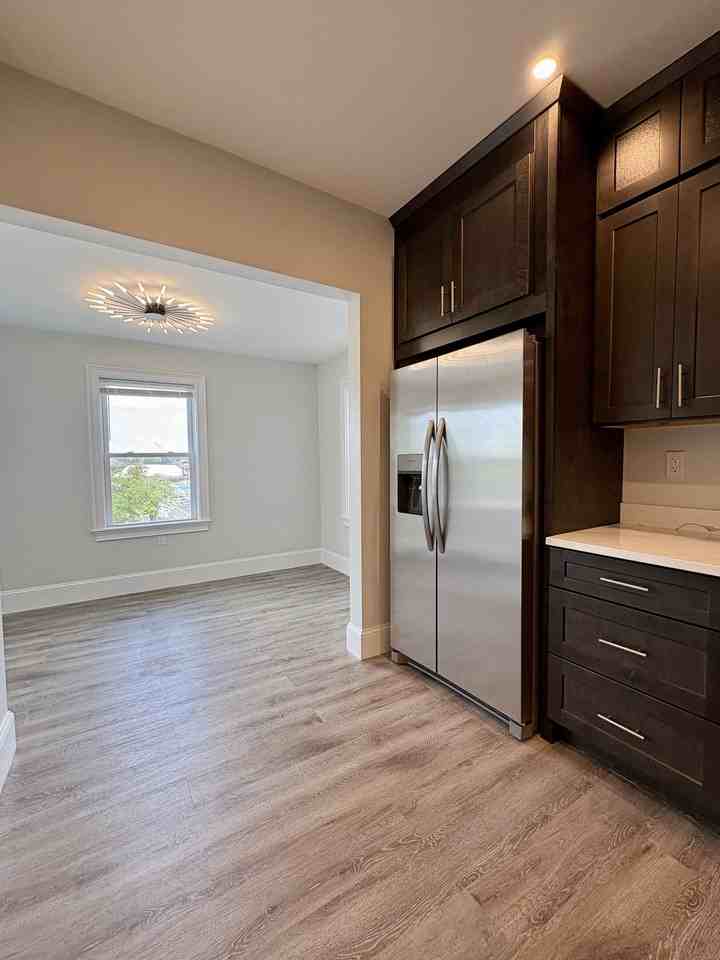 54 Falcon St - Photo 3 of 8