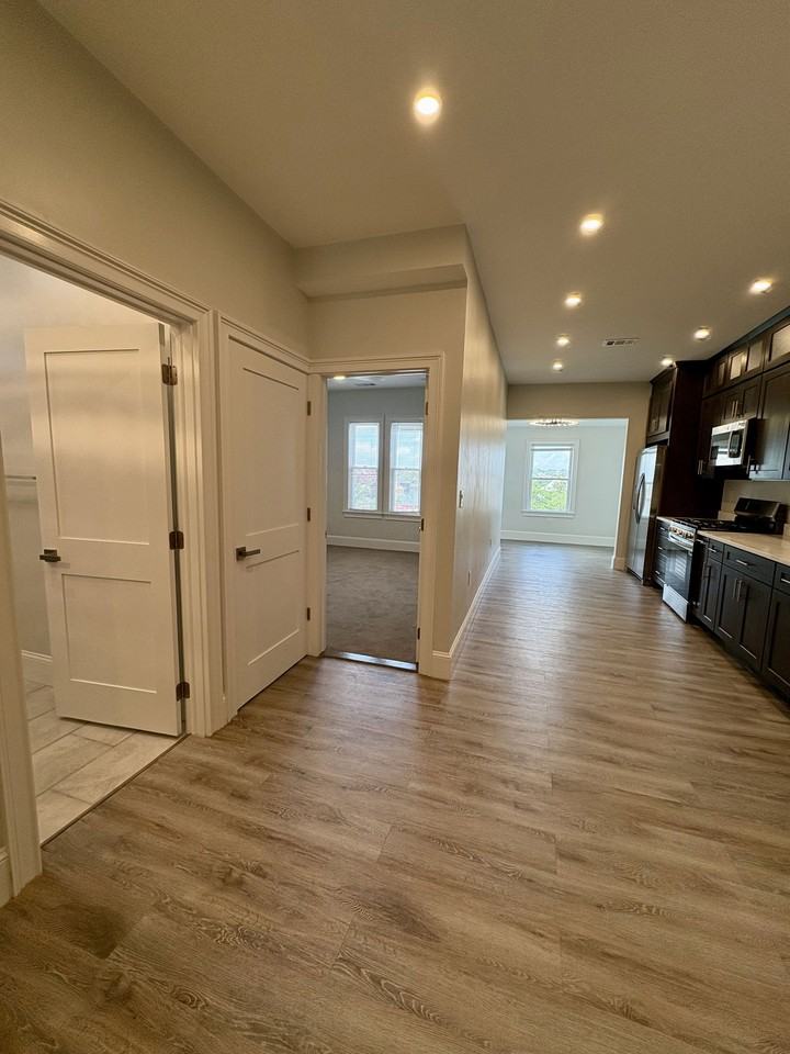 54 Falcon St - Photo 5 of 8