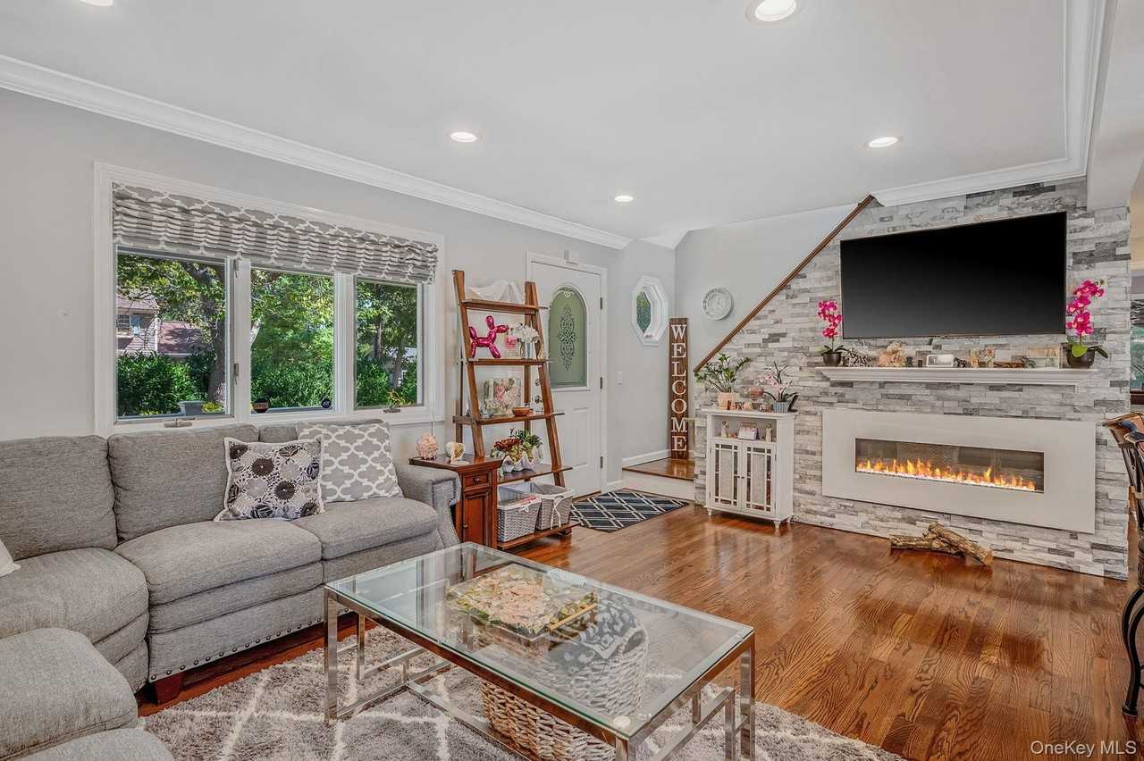 8 Paynes Ln - Photo 4 of 32