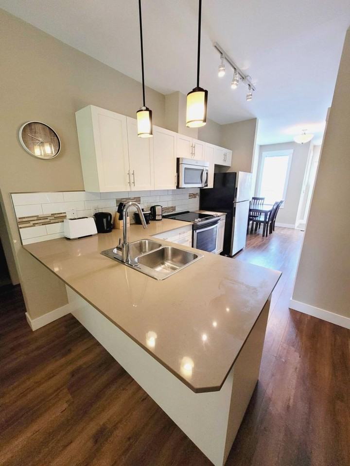 110 - 110 Baxter Avenue - 1 - Photo 2 of 10