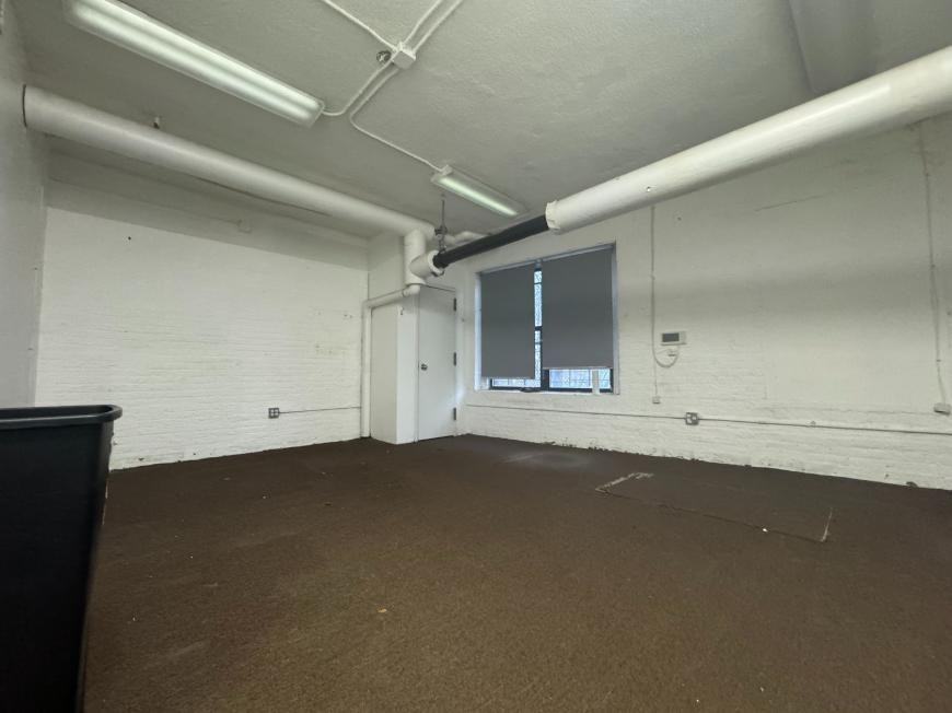 715 Riverside Drive - Photo 4 of 6