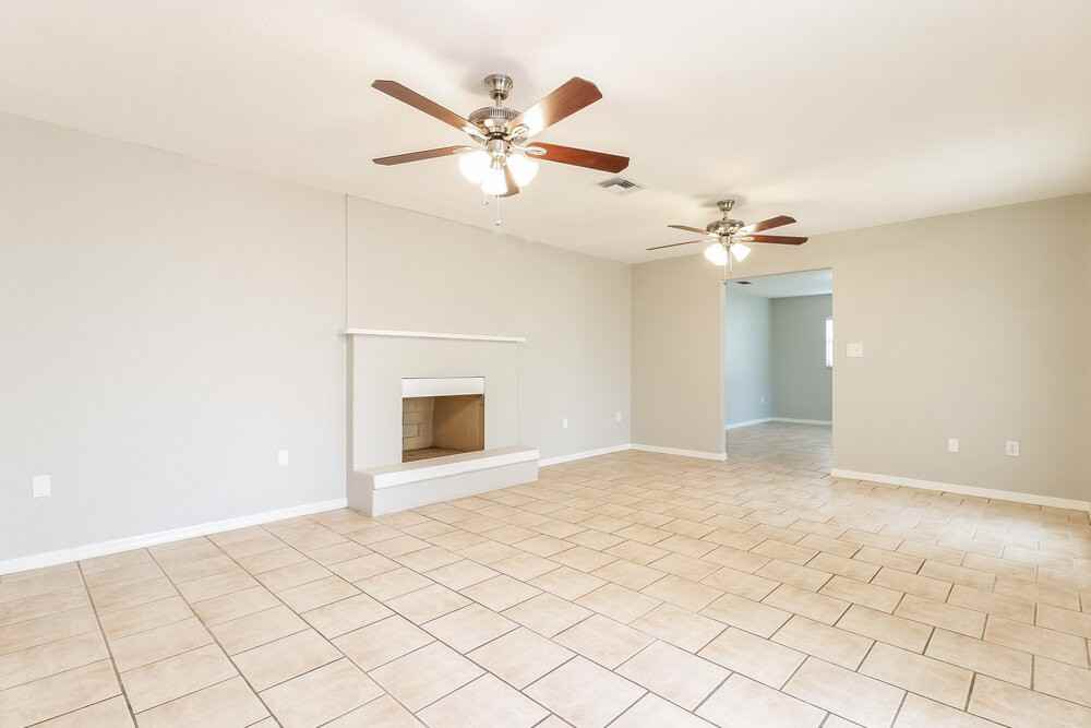 26915 Magnolia Blvd - Photo 3 of 16