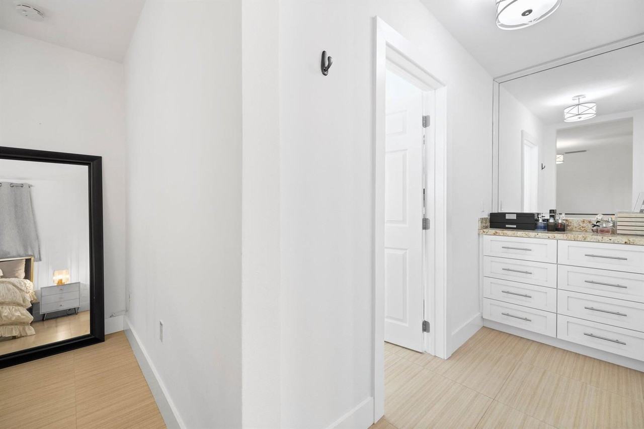 811 Capri St - Photo 4 of 8