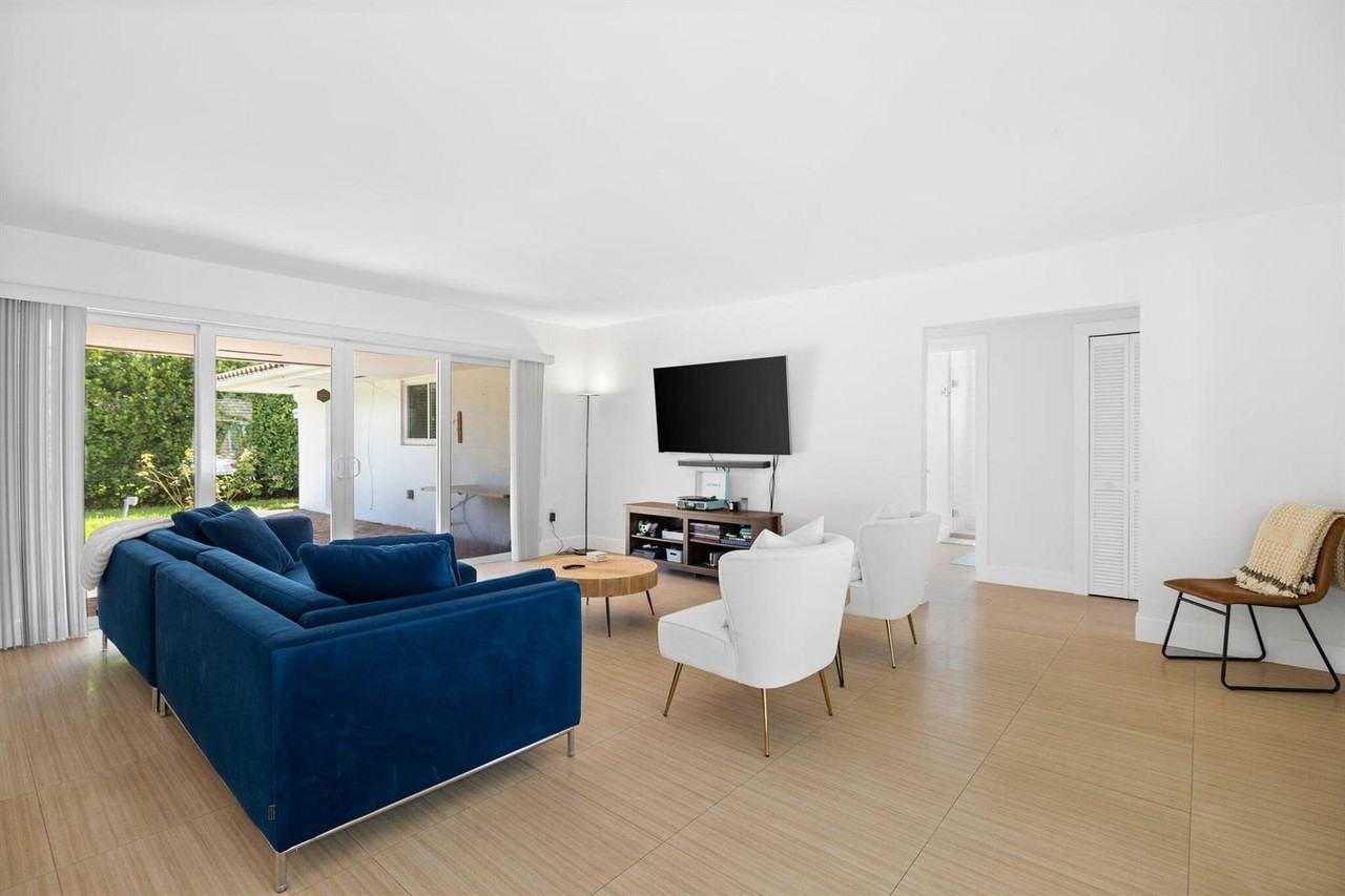 811 Capri St - Photo 6 of 8